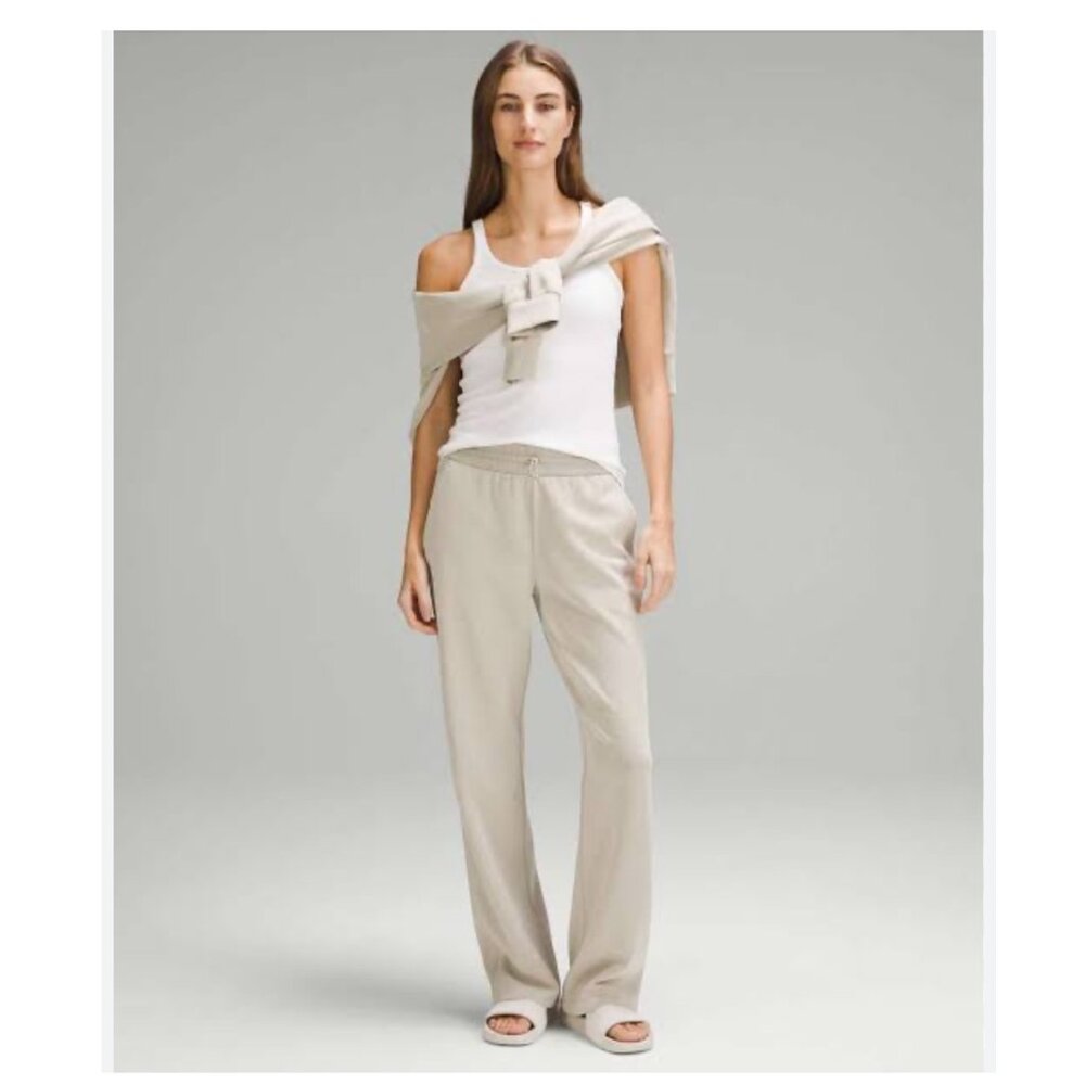 Lululemon Softstreme Khaki High-Rise‎ Pant Size 10 NEW